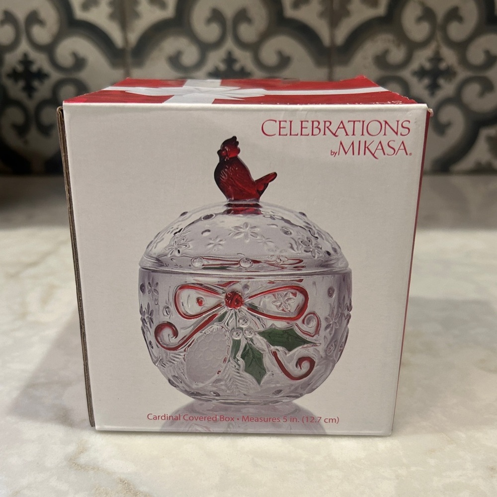Celebrations by Mikasa Christmas Holiday Cardinal Covered Treat Candy Box- EUC